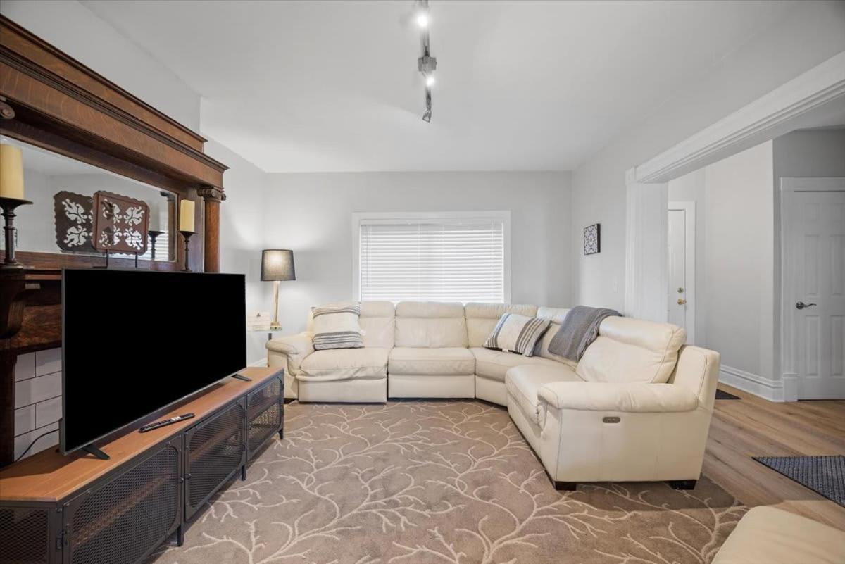 Classic 4 Square - Easy Access To Town And Airport Сasa de vacaciones *