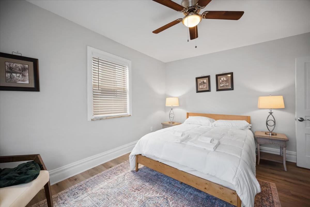 Classic 4 Square - Easy Access To Town And Airport Holiday home
